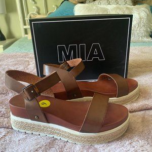 Wedge sandals, brown and white, size 9